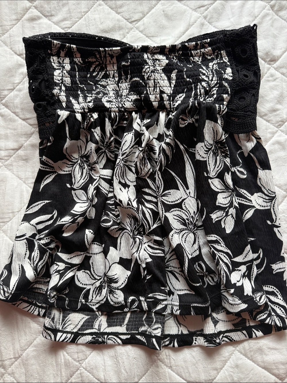 No Boundaries Black and White Smocked Tube Top - Picture 3 of 3